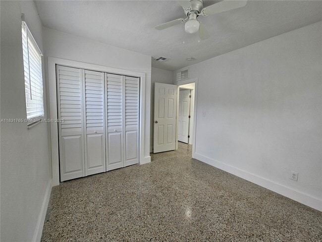 Building Photo - 1112 NW 15th Ave