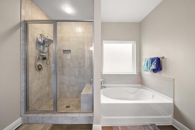 Building Photo - 414 Lilly Bell Ln