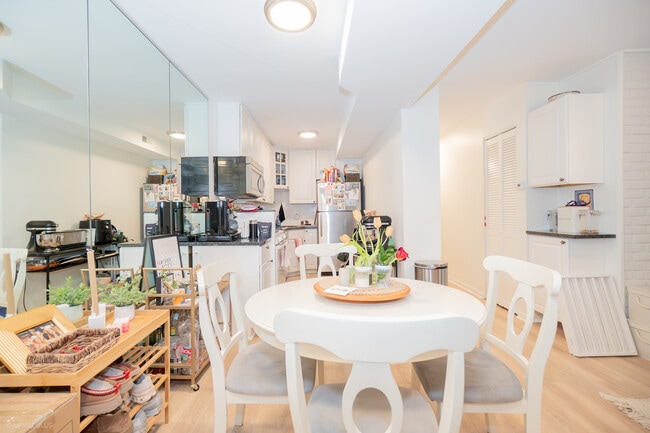 Building Photo - 2201 N Cleveland Ave