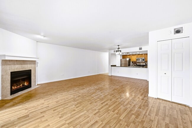 Building Photo - 23712 Pondview Pl