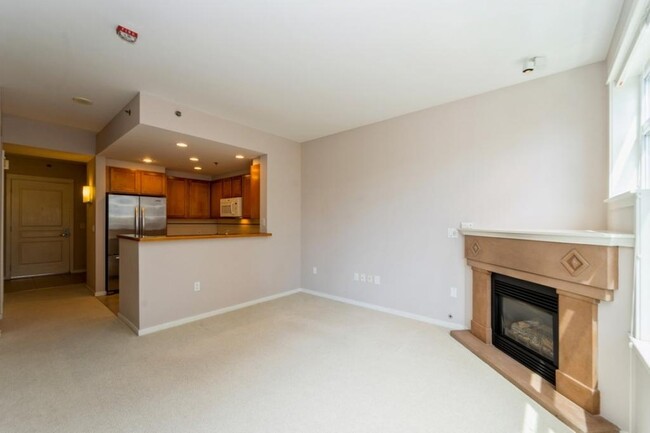 Building Photo - Ellington - 1 bedroom + den