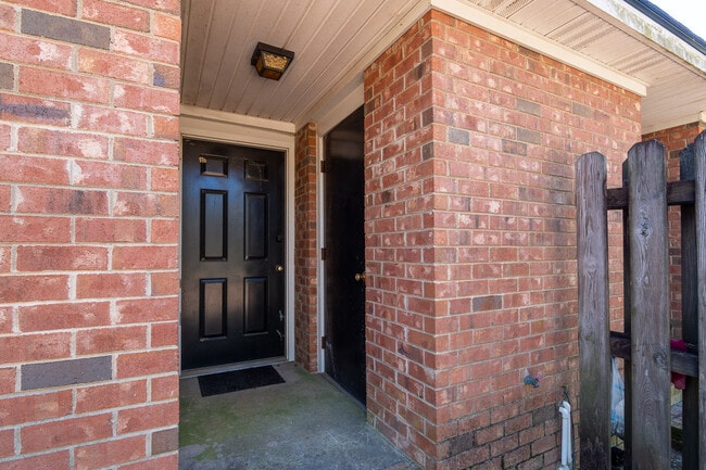 Building Photo - 123 Charlotte Ave