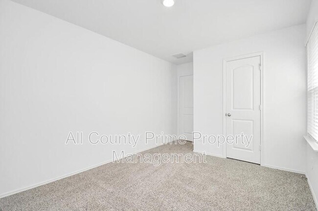 Building Photo - 40427 Basalt Elm Rd