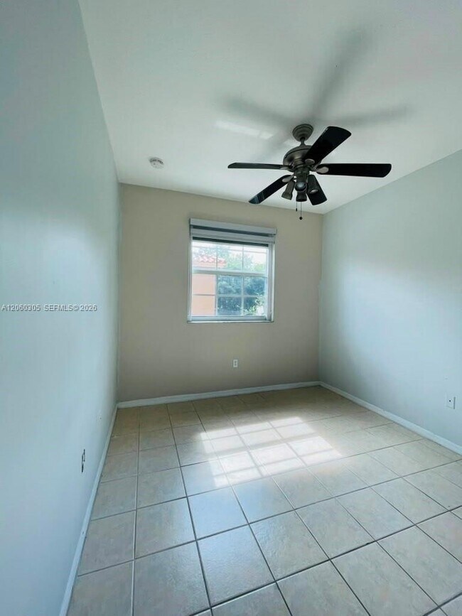 Building Photo - 790 SW 107th Ave
