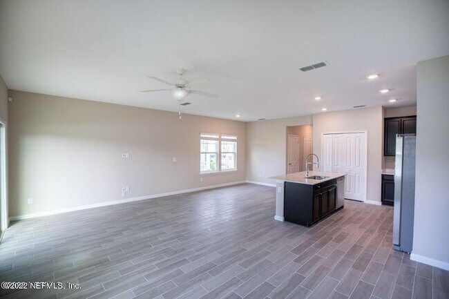 Building Photo - 407 Boracay Cir