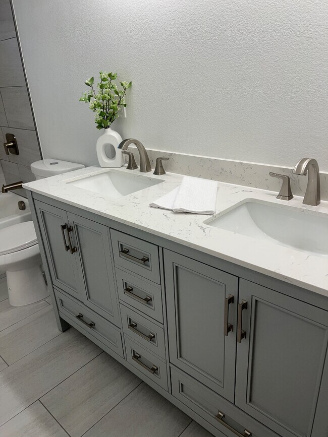 Building Photo - 3317 Fir Ave