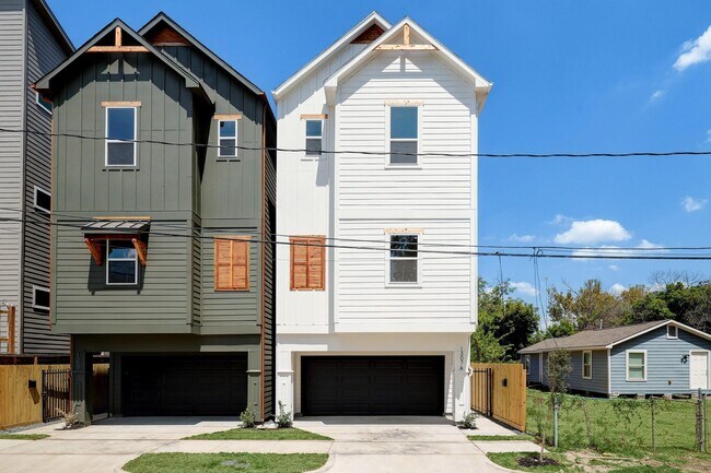 Building Photo - 1307 E 27th St