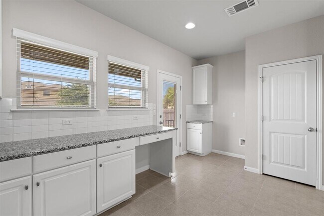 Building Photo - 1509 Everts St