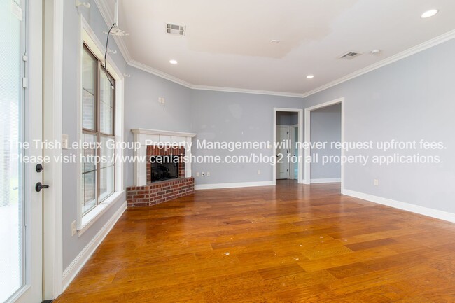 Building Photo - 4bed/2bath house