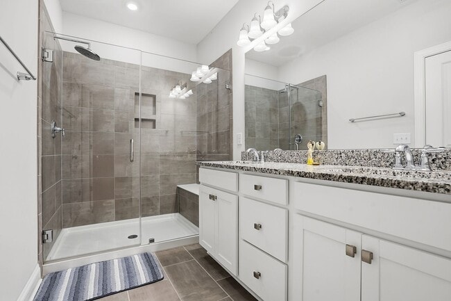 Building Photo - AVAILABLE BEAUTIFUL AND COMFORTABLE HOME