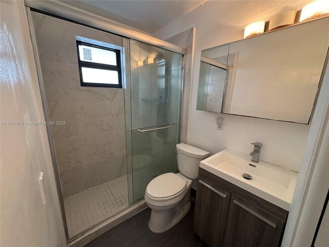 Building Photo - 3011 SW 1st Ave