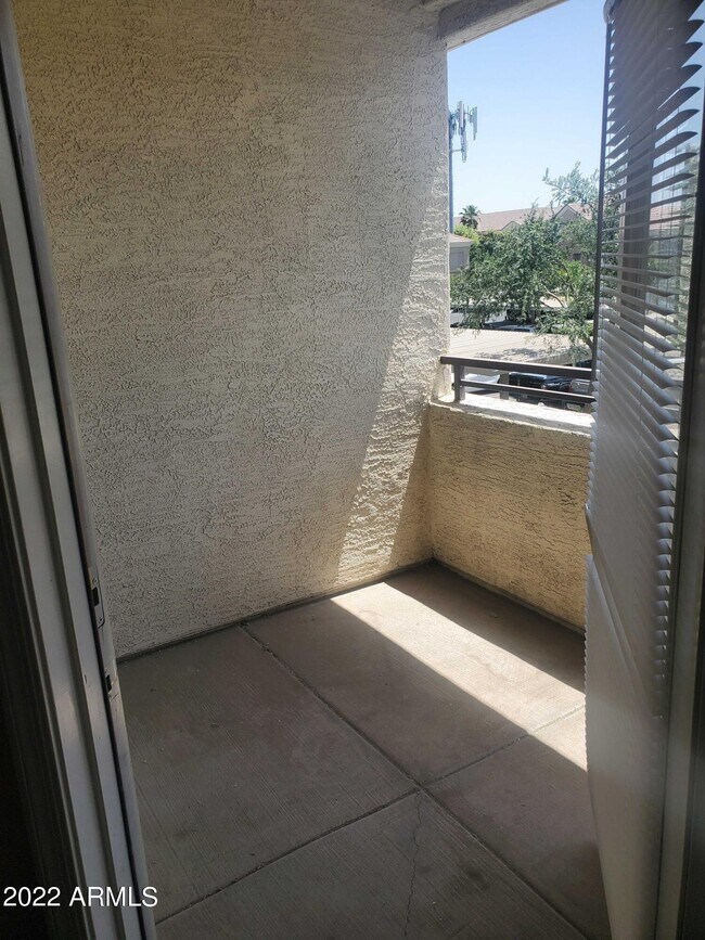 Building Photo - 18416 N Cave Creek Rd