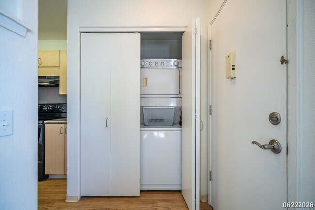 Building Photo - Available now!  3-bedroom, 2-bath, 2 parking Townhome in Mililani Mauka