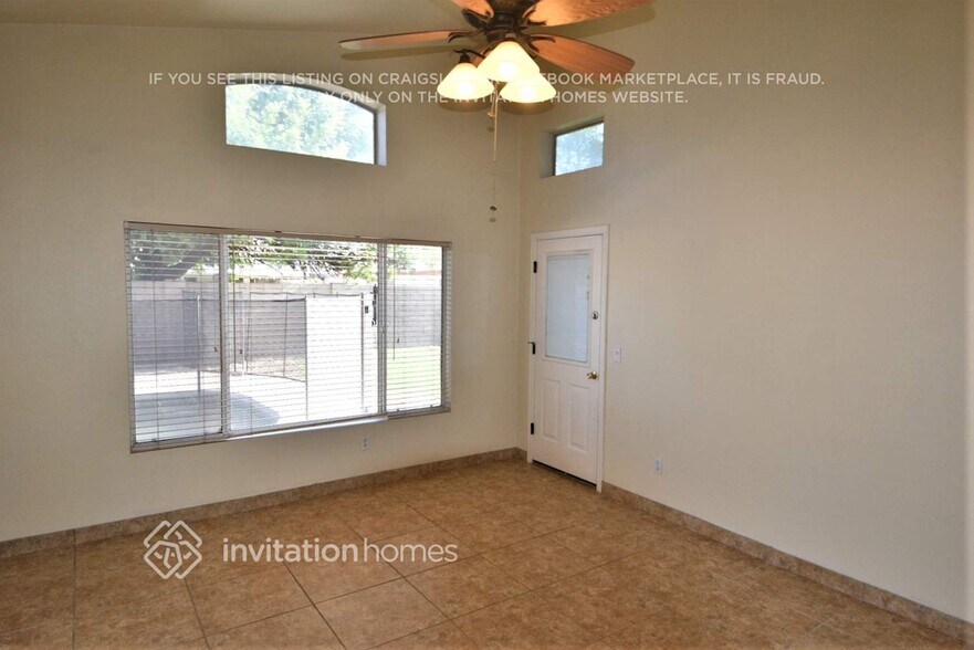 Building Photo - 10886 W Loma Ln