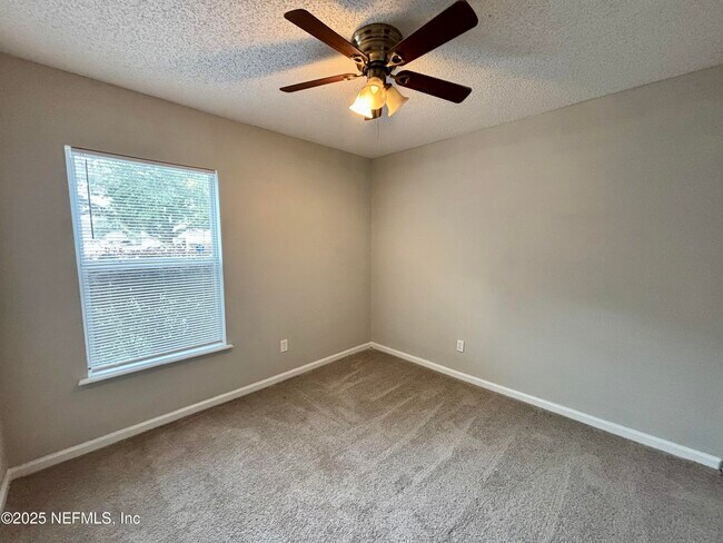 Building Photo - 9612 Clinton Corners Dr