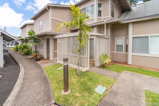 Primary Photo - 2 Bd 1 bath 2 Pkg - Mililani Mauka - 95-10...