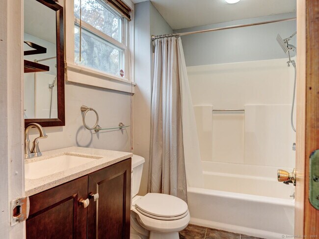 Building Photo - 416 Jerusalem Rd