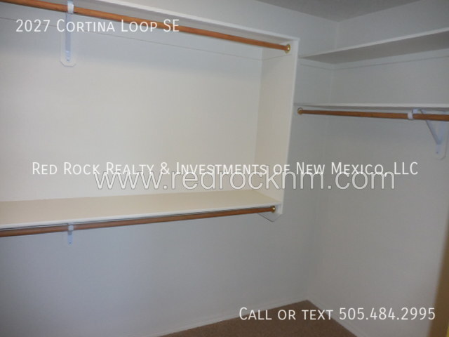 Building Photo - 2BR+Loft/2.5BTH Townhome in Gated Cabezon ...