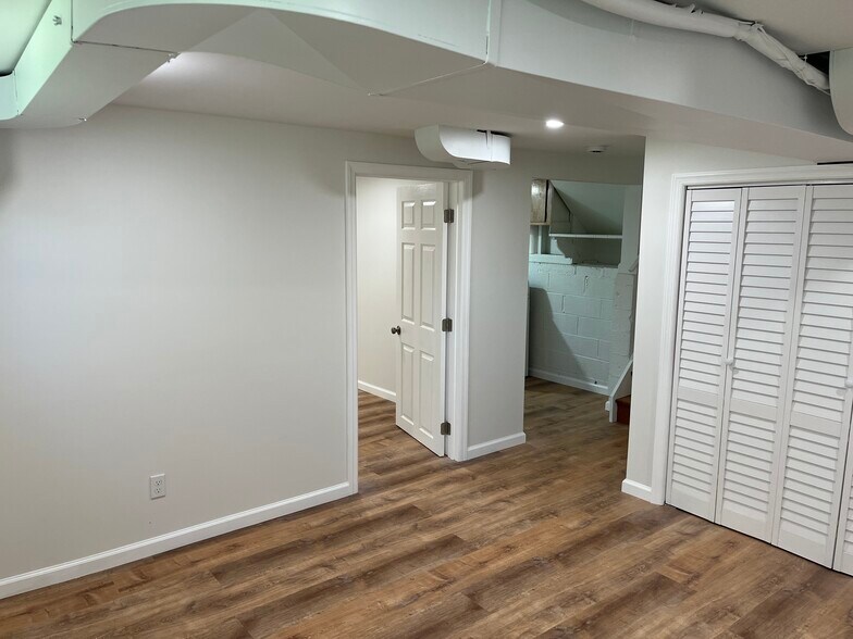 Building Photo - 96 Oakdene Ave