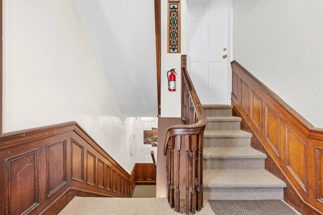 Building Photo - 165 Park Ave