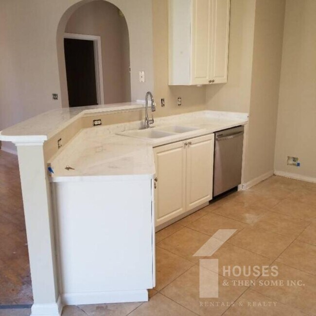 Building Photo - 210 Stapleford Park Dr