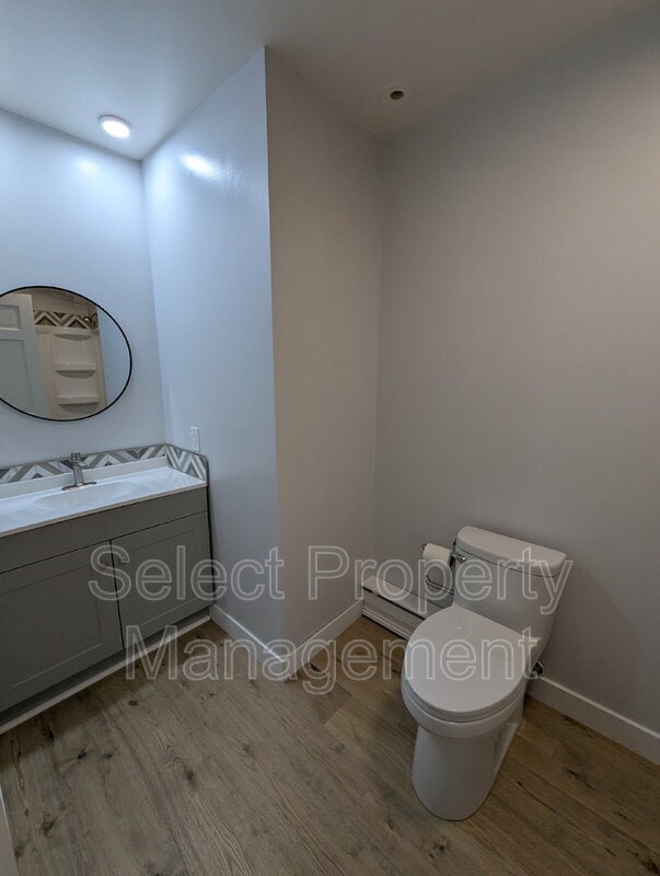 Building Photo - 3211 Jonquil Dr