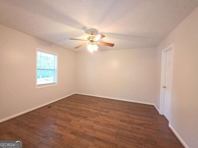 Building Photo - 294 Spring Leaf Dr