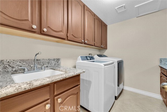 Building Photo - 3061 Diamond View St