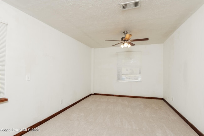 Building Photo - 811 Airport Ave SE