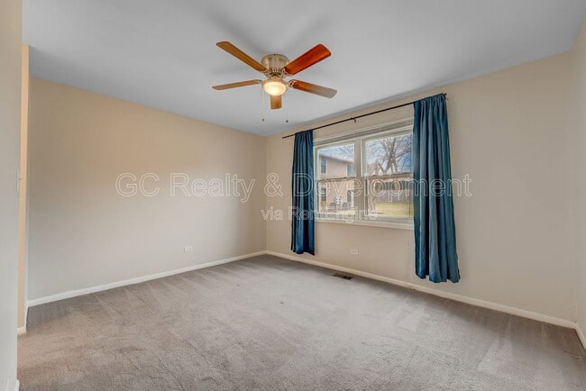 Building Photo - 5850 Fresno Ct