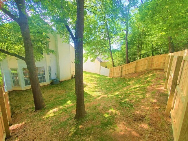 Building Photo - 2990 Barnwood Crossing NW