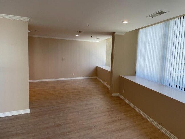 Building Photo - 48 W 300 S