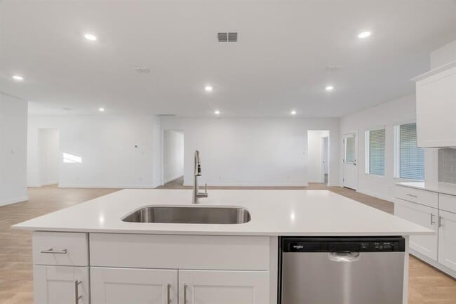 Building Photo - 709 Tranquility Ln