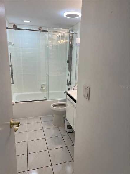 Building Photo - 2400 Winding Creek Blvd