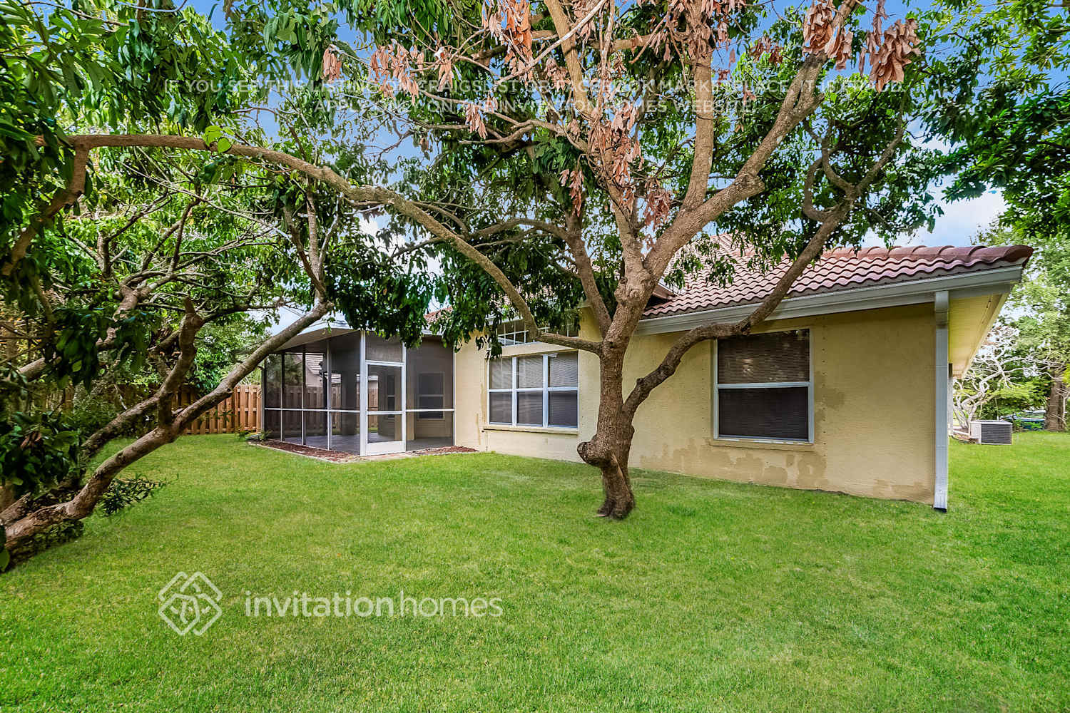 Building Photo - 3613 71st Terrace E