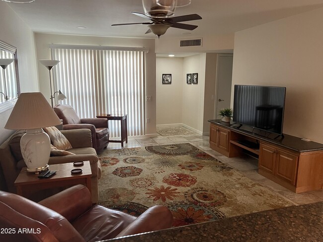 Building Photo - 10827 W Santa Fe Dr