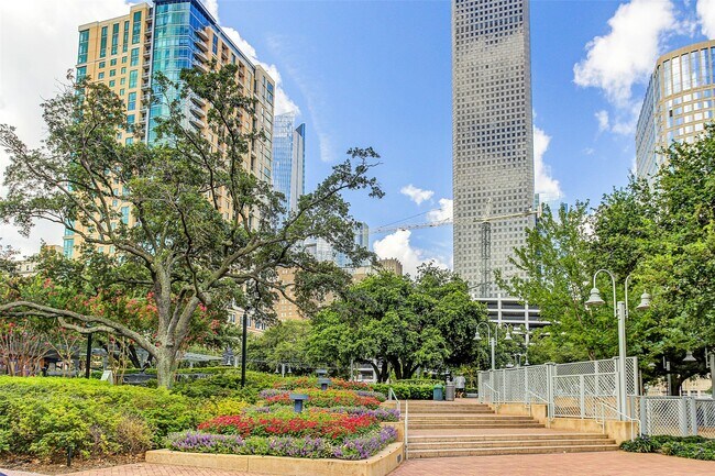 Building Photo - 4120 University Blvd