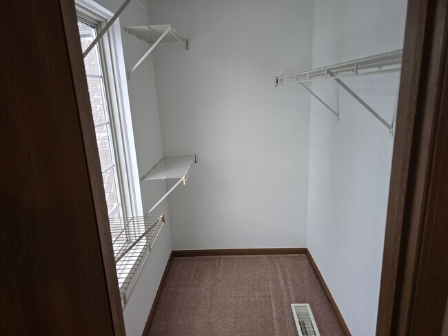 Building Photo - 2326 Dawson Ln