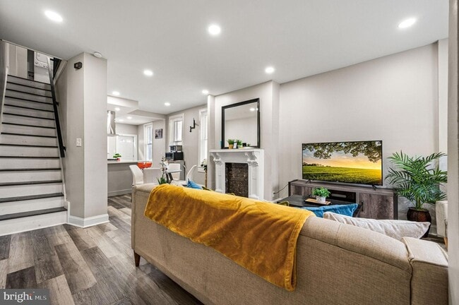 Building Photo - 930 N 30th St