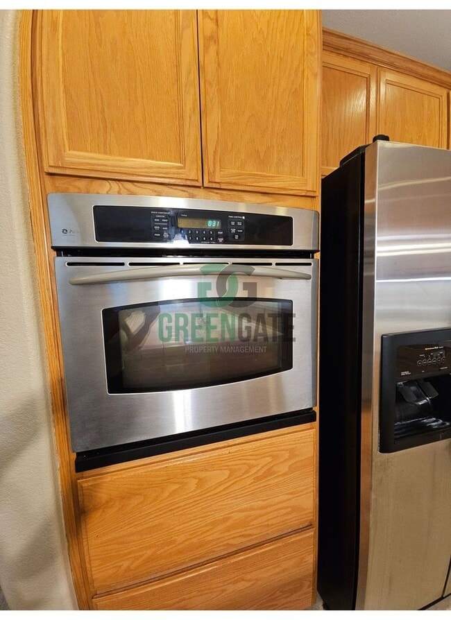Building Photo - Spacious 4 Bedroom 3 Bath in Patterson! AV...
