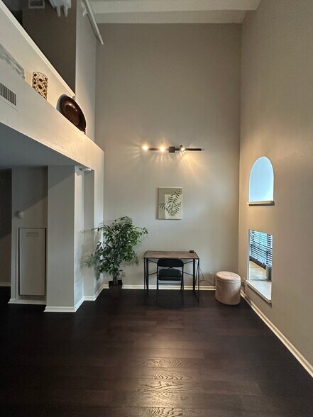 Building Photo - 270 E Highland Ave