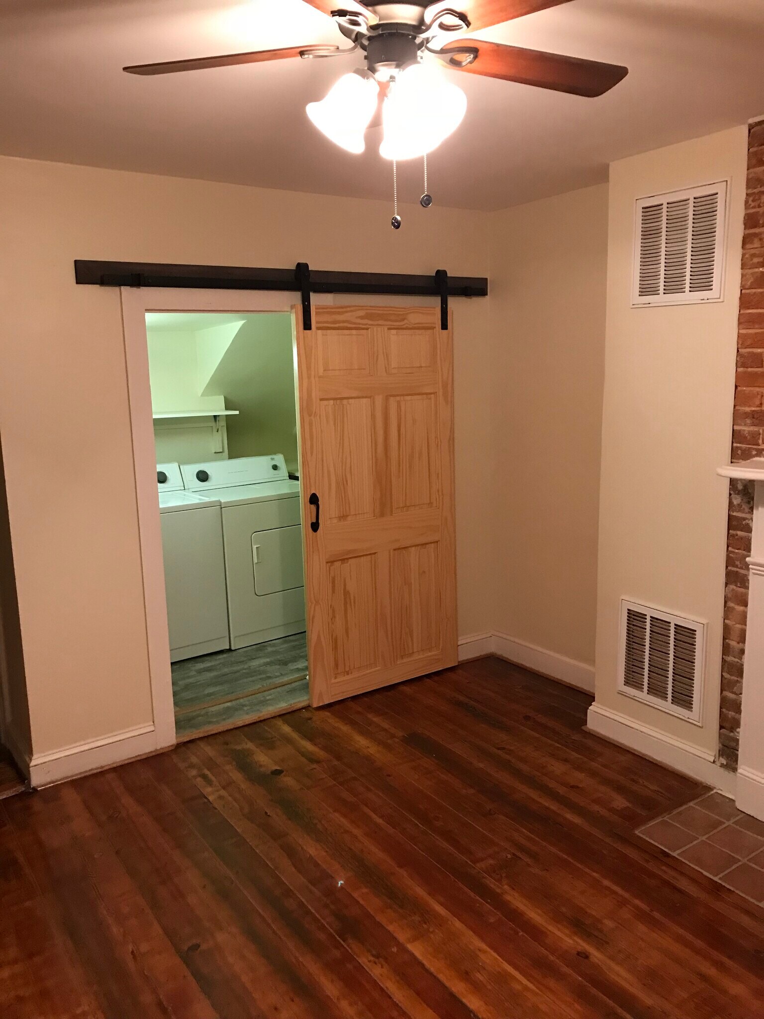 Building Photo - 15 W South St