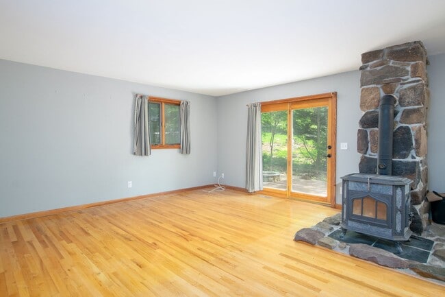 Building Photo - 1802 Shelor Ln