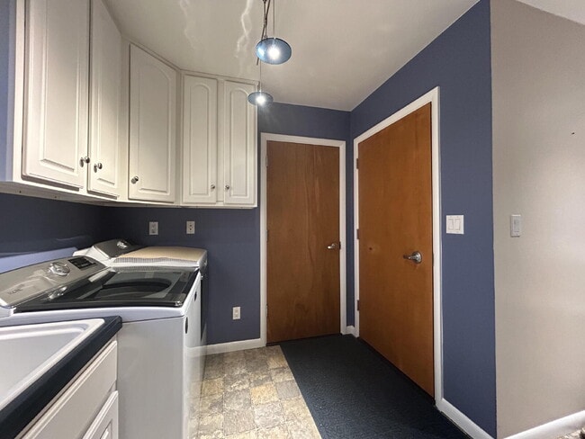 Building Photo - 2 Bed / 1 Bath Home on Farm Acreage – All Utilities Included!