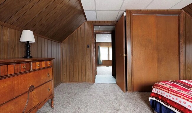 Building Photo - 324 Butterfield Ave