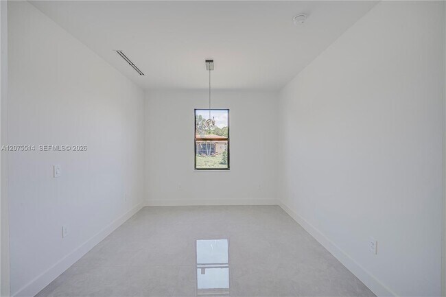 Building Photo - 3500 33rd St SW