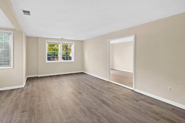 Building Photo - 800 Navesink River Rd