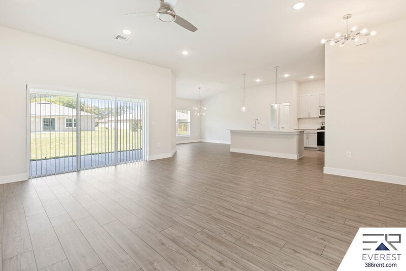 Building Photo - 59 Breeze Hill Ln