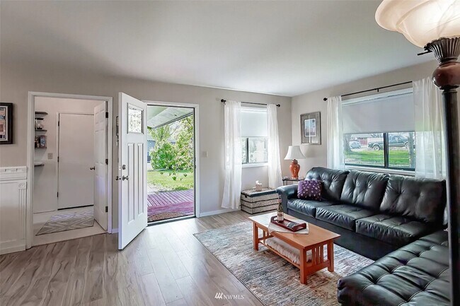 Building Photo - 1304 N Cora St