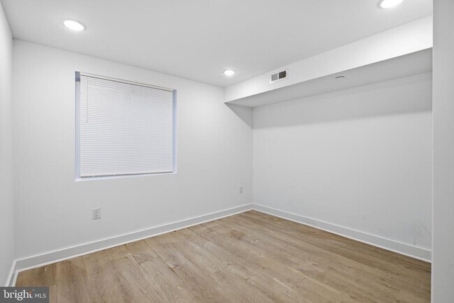 Building Photo - 2126 N Percy St